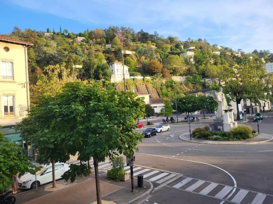 O Bon'Endroit - Appartement Confort - Centre Ville Vienne  Exteriör bild