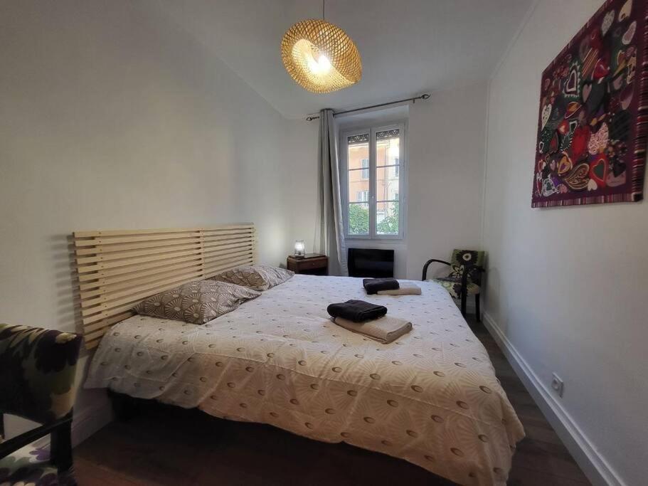 O Bon'Endroit - Appartement Confort - Centre Ville Vienne  Exteriör bild
